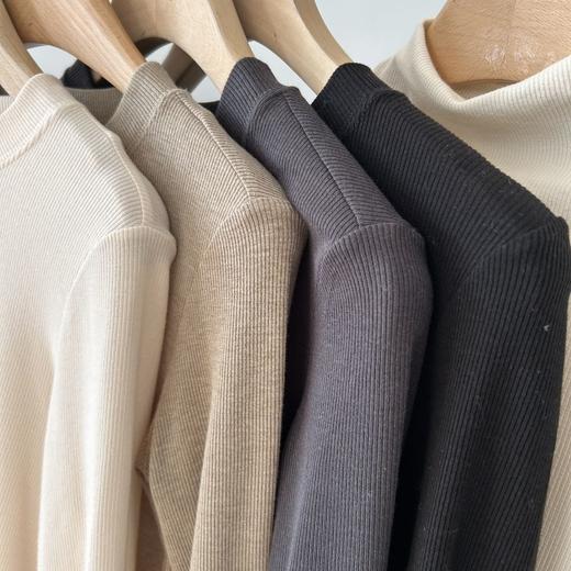 老米优品🎈3-5天！两个领型《一级抗起球！优可丝半高领/圆领打底衫》软乎乎的坑条打底tee, 显瘦又温柔！ T251125A 商品图1