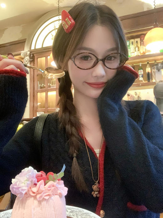 <曾小咸推荐> 现货秒杀！微信超特价！撞色边v领毛衣开衫 日常189.99 立减90 秒杀99.99！格子裙秒杀69.99！ 商品图10