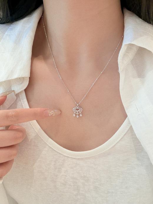 卡蒂罗KADER 铜钱祥云锁项链 新中式国潮925银镂空铜钱古典设计锁骨链 灵动好运简约百搭 商品图4