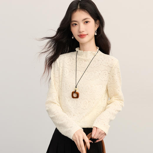 【11/26新品】熙世界法式杏色半高领蕾丝打底衫女2025秋冬新款气质内搭正肩上衣 商品图3