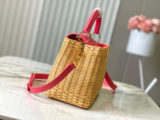 秋冬特惠💰1700 渠道级LV 新品 te级LV 动态芯片 M26005/M48865唇膏印花竹篮 本款Capucines手袋 商品图1