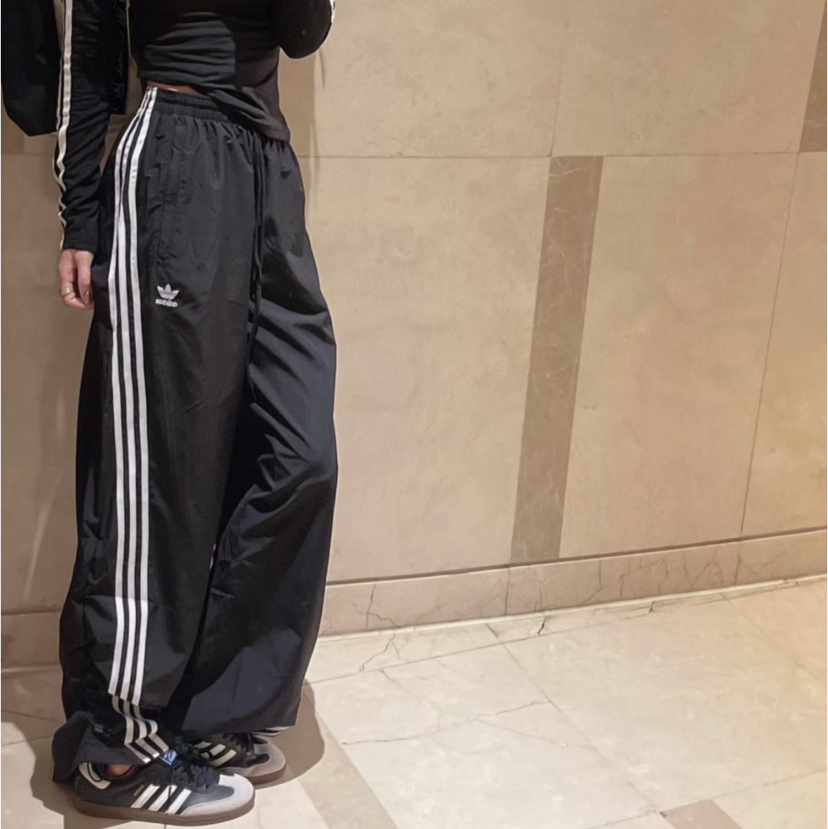 奥莱订单！女款！！阿迪达斯/Adidas 三叶草梭织伞兵裤，iy7251