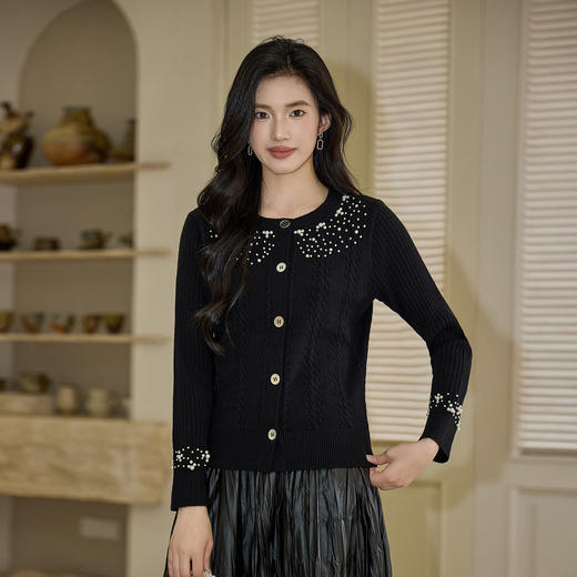 奢姿大码女装2025冬季减龄坑条钉珠圆领针织衫胖妹妹时尚百搭上衣9654691036 商品图1