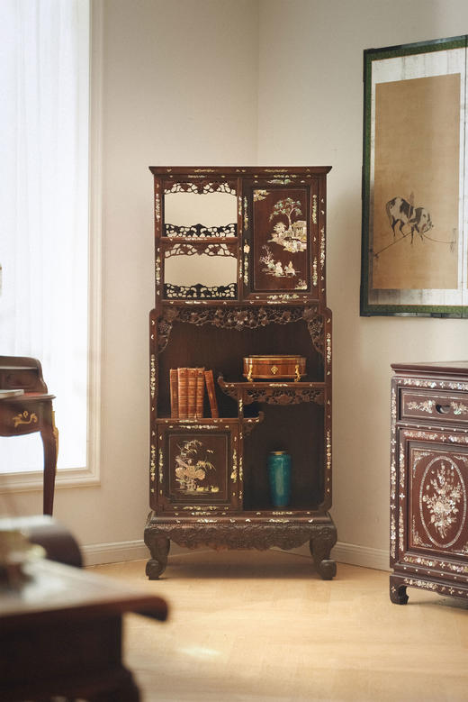 【已售】独角鹿西洋古董19世纪末亚洲出品传统花鸟人物主题螺钿镶嵌多宝阁 商品图0