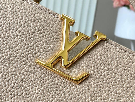 秋冬特惠💰1750 渠道级LV 新品 te级LV 动态芯片 M12935/M48865淡咖圆花环扣款 本款Capucines 手袋 商品图3