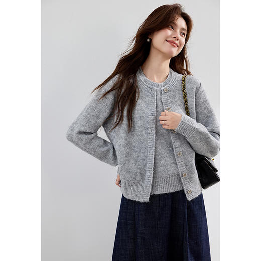 VICTORIA&VERA秋季【MIU系】马海毛流光套装 | 银河闪丝马甲+开衫 陨石坑肌理极简通勤百搭 商品图3