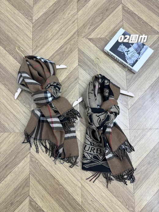 D112576情侣款可双面佩戴棕格纹提花战马羊绒围巾 商品图6