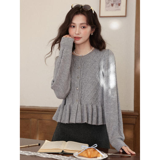 鹿向南「星河鹭起」法式灰色长袖毛衣秋冬新款百搭气质短款上衣女 商品图0