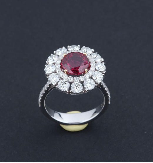 独角鹿西洋古董2000年代欧洲出品18k白金镶嵌钻石及红宝石戒指 商品图2