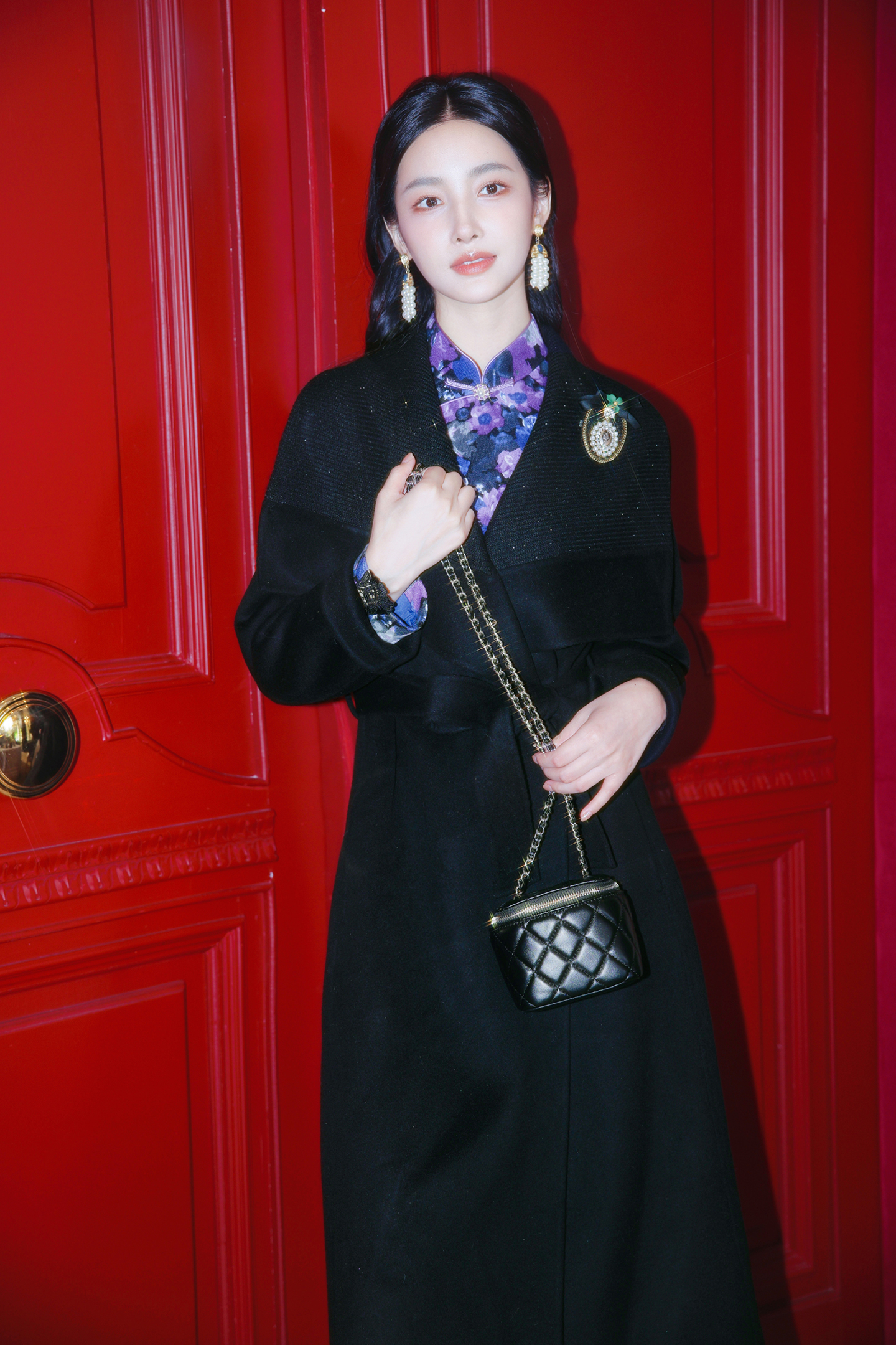 逸红颜明月优选#女明星羊绒大衣『玛格丽』羊绒混纺大翻领拼接经典大衣，复古优雅老钱风