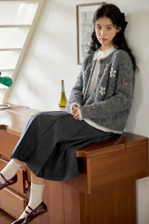 D112551重工钩花圆领软糯毛衣女慵懒风宽松开衫针织衫 商品图4