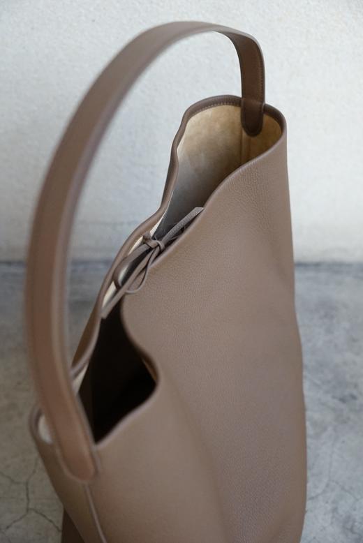 THE ROW 橄榄棕水桶托特包(LARGE N/S PARK TOTE) 商品图6