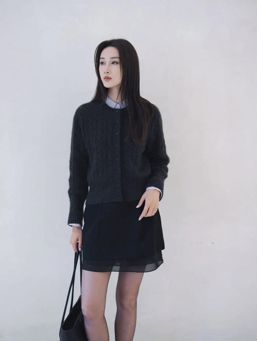 【秒杀价已调 直接拍】小禾 复古慵懒风 羊绒混纺 修身 麻花绞花 针织开衫 蕾丝显瘦圆领 温柔外套 商品图5