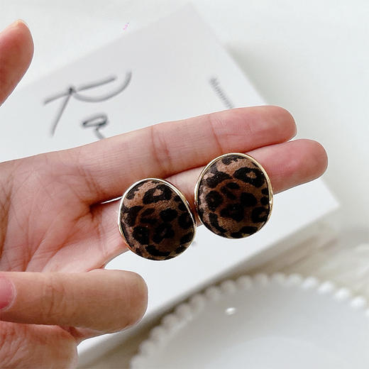 复古豹纹设计柔软细腻银针耳环-纪念日百货门店同款168047030 商品图1
