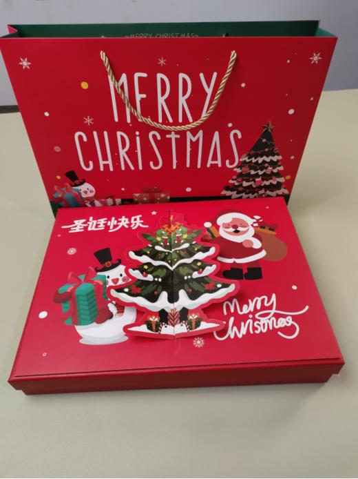 🎄圣诞仪式感拉满！【25年圣诞限定款礼盒】这款巧克力礼盒谁收到不心动💓 一拿到手就被这满屏的圣诞氛围击中🎁红金配色的礼盒上，🎅圣诞老人、麋鹿、圣诞树热热闹闹地凑在一起 商品图5
