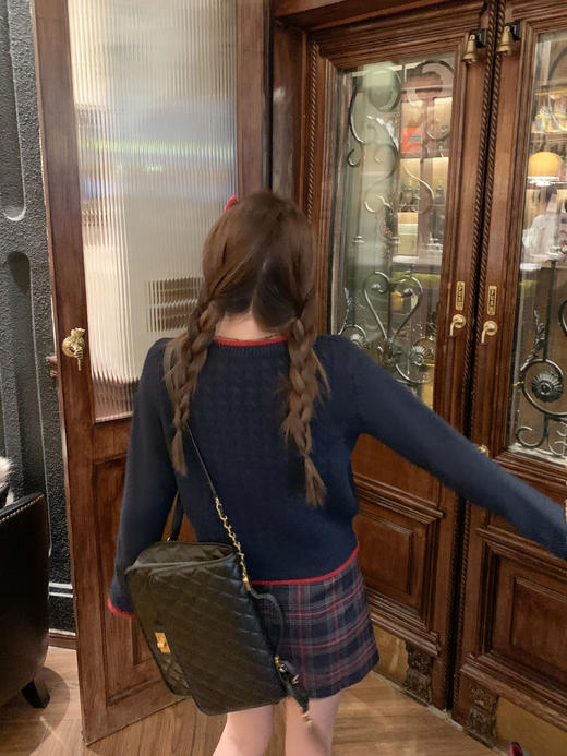 <曾小咸推荐> 现货秒杀！微信超特价！撞色边v领毛衣开衫 日常189.99 立减90 秒杀99.99！格子裙秒杀69.99！ 商品图5