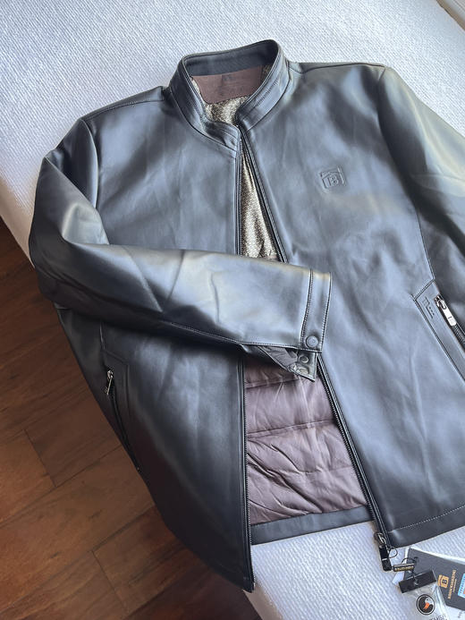 【巴宝大圣25年新款皮羽绒】✅皮革手感细腻纹理光滑，防风防雨💧耐穿好打理～  ✅90%白鸭绒-MFHS 商品图8