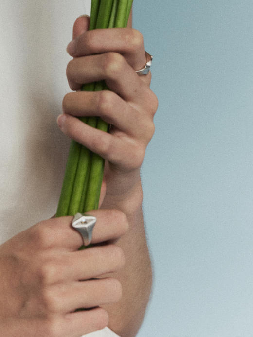 sawdust｜枕光 Ring SDGW03R01S6 [ 闭口戒指 银+月光石 ]【三-观心】 商品图0