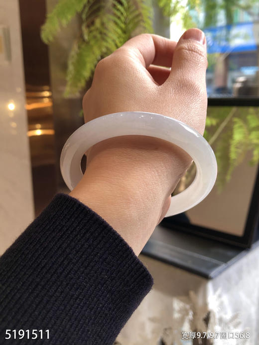 5191511，手镯，圈口56.8。具体价格微信咨询 商品图2