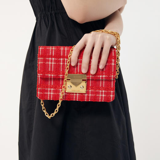 1004828508204 CHARLES&KEITH 金属扣饰链条斜挎小方包女CK2-20770587 商品图4