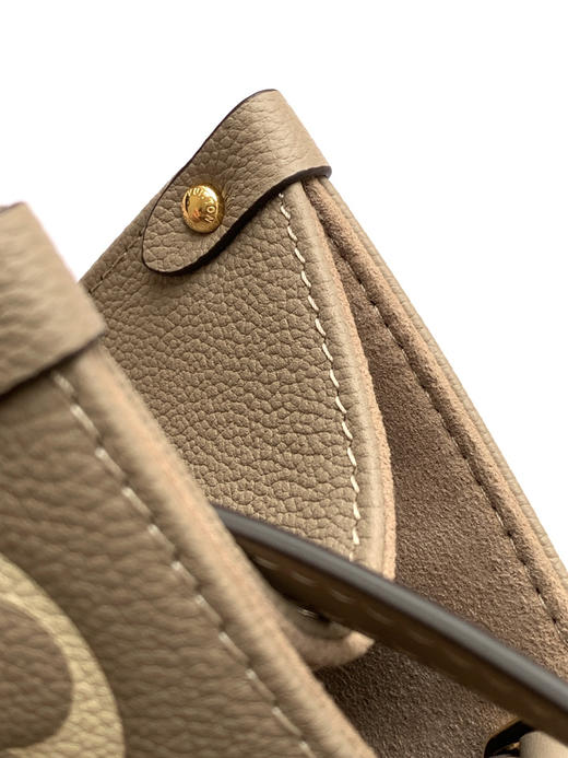 秋冬特惠💰1430 渠道级LV【全钢五金 变码芯片】te级LV 全套包装 M45494大象灰丝印 Nautical 系列 OnTheGo中号手袋 商品图6