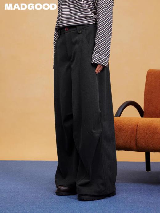 马得工地/MDGDKZ14851/肌理呢料打褶弯刀廓形裤 商品图0