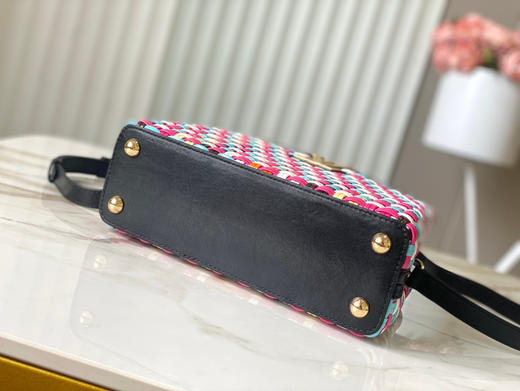 秋冬特惠💰1800 渠道级LV 新品 te级LV 全套包装 M22270/M48865五彩编织〰此款色彩绚丽的CapucinesBB号手袋 商品图8