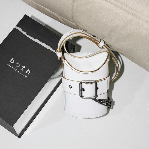 1004700303200  CHARLES&KEITH  Both联名款斜挎水桶包女包 商品图3