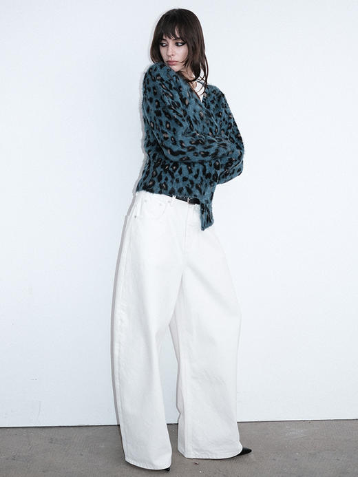 TR她热 蓝色风豹 蓝色豹纹拉毛复古保暖设计感V领开衫外搭 商品图3