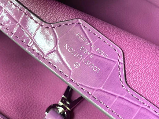 秋冬特惠💰1650 渠道级LV te级LV 全套包装 N93419/M48865紫拼色鳄鱼 此款珍贵的Capucines中号手袋 商品图5