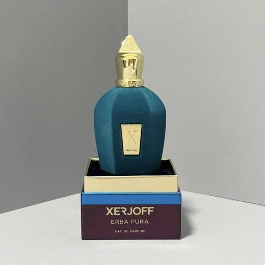 原单正品希爵夫Xerjoff Erba Pura纯净草木香水100ml，希爵夫V蓝色系列-纯净，中性香，果香调
前调：橙子、香柠檬、柠檬
中调：果香
后调：麝香、香草、琥珀
特价 商品图2