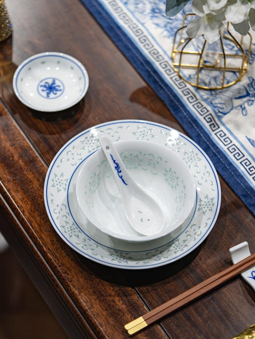 新品 |   富玉景德镇陶瓷餐具套装乔迁新居家用高颜值玲珑瓷东方莲韵餐具轻奢高级感 商品图3