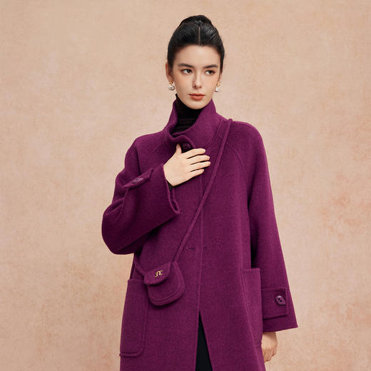 QH941斯尔丽2025新款羊毛大衣高级感廓形松弛配斜跨小包长款大衣 商品图4