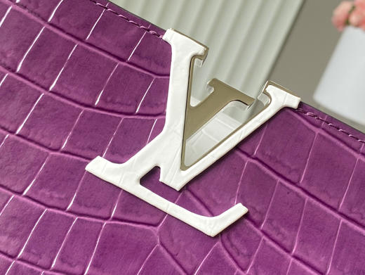 秋冬特惠💰1650 渠道级LV te级LV 全套包装 N93419/M48865紫拼色鳄鱼 此款珍贵的Capucines中号手袋 商品图3