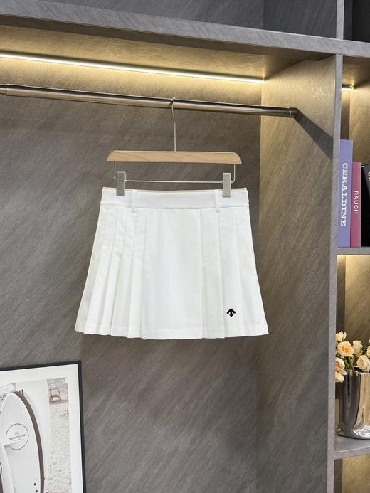 点此购买 迪桑特秋冬季高尔夫女士PRO系列经典百褶短裙 qk 336450 商品图4