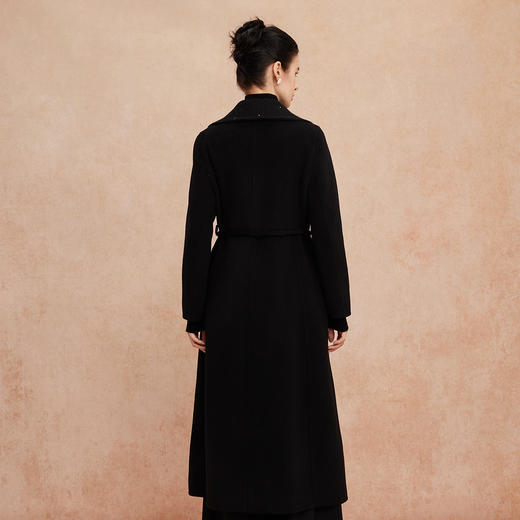 QH952斯尔丽25新款针织配色进口小亮片大翻领收腰放摆气质长大衣 商品图1