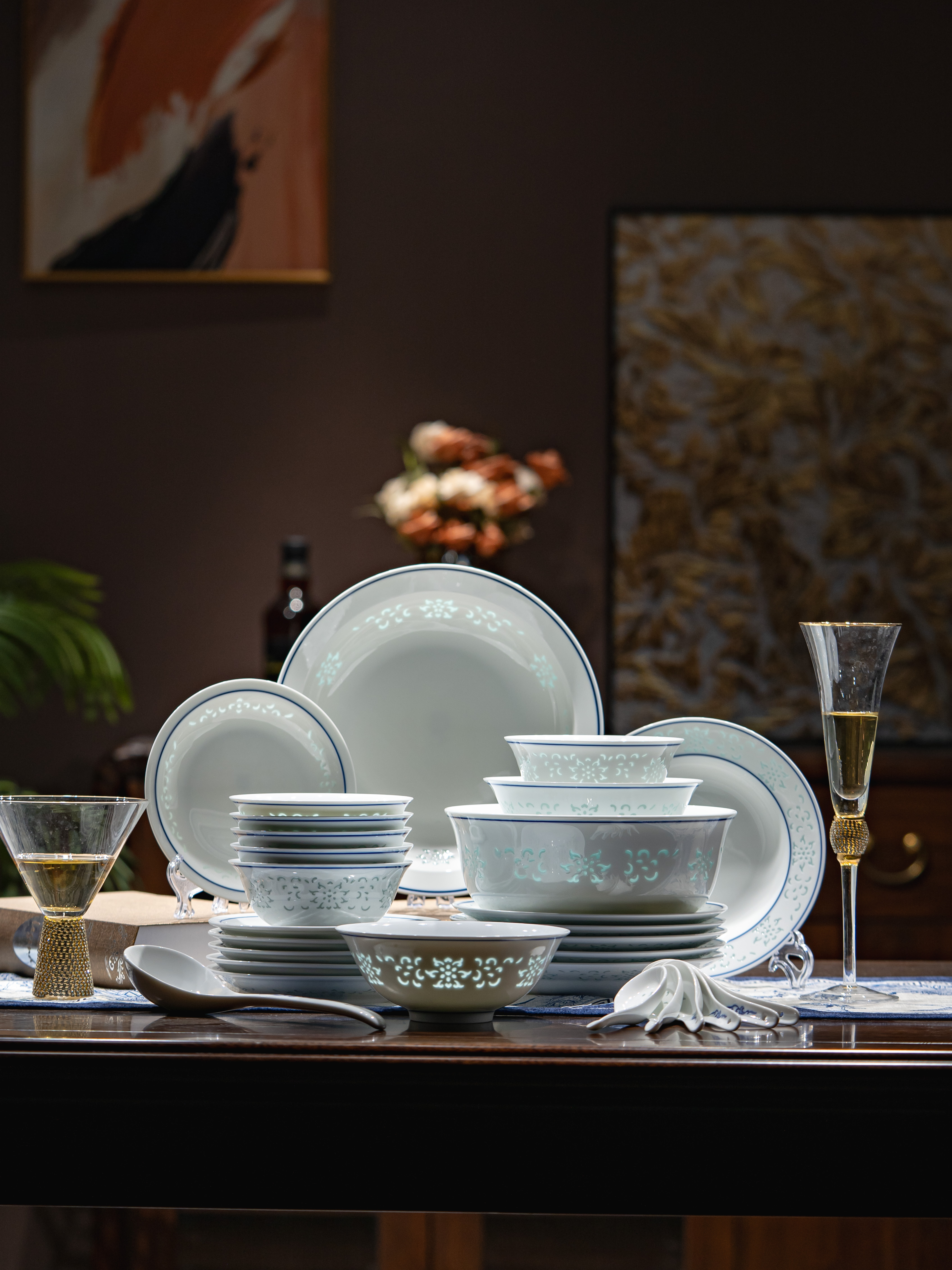 新品 |   富玉景德镇陶瓷餐具套装乔迁新居家用高颜值玲珑瓷东方莲韵餐具轻奢高级感