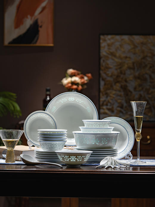 新品 |   富玉景德镇陶瓷餐具套装乔迁新居家用高颜值玲珑瓷东方莲韵餐具轻奢高级感 商品图0