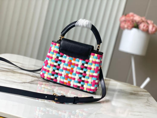秋冬特惠💰1700 渠道级LV 新品 te级LV 全套包装 M22270/M48865五彩编织〰此款色彩绚丽的Capucines迷你号手袋 商品图2