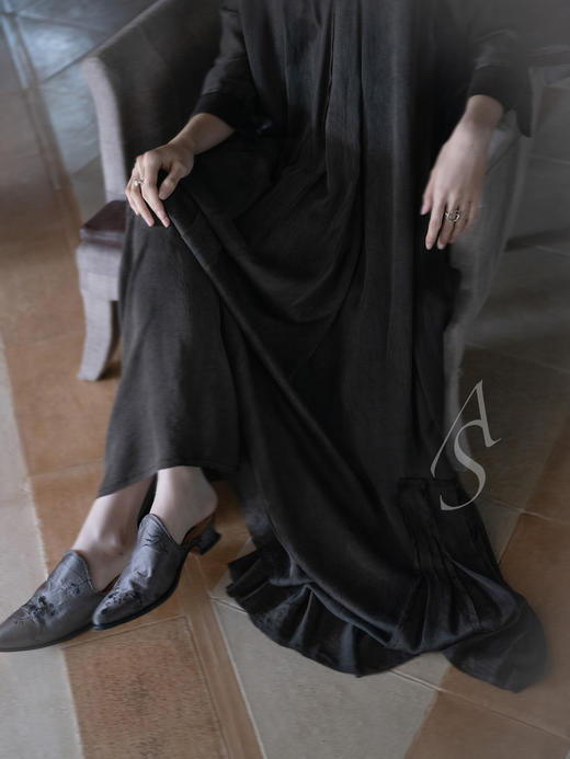 Phaedo 25AW 旧银灰真丝叠褶连衣裙 商品图2