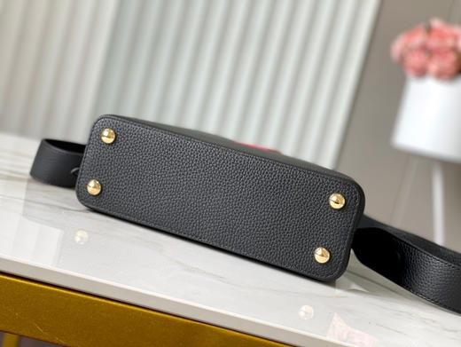 秋冬特惠💰1550 渠道级LV 新品 te级LV 全套包装 N82904/M48865黑拼红鸵鸟 本款 Capucines 手袋 商品图8