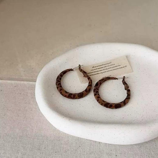 欧美独特气质豹纹植绒耳圈（40mm）-纪念日百货门店同款167750292 商品图0