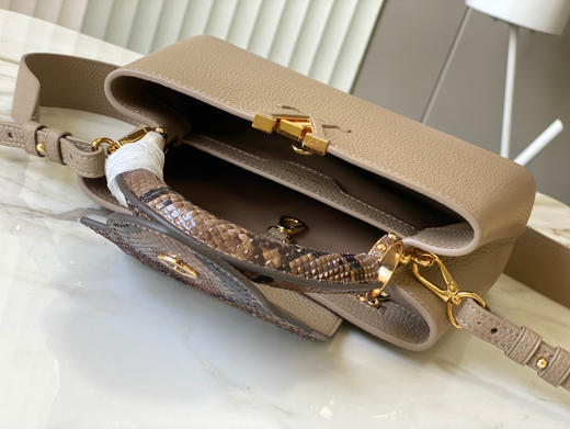 秋冬特惠💰1700 渠道级LV te级LV 全套包装 N80041/M48865褐灰 本款Capucines BB号手袋 商品图6