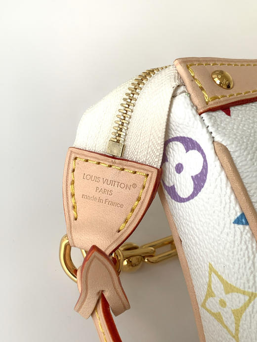 秋冬特惠💰1180 渠道级LV【全钢五金 MB163c01变码芯片】te级LV 全套包装 M13404白三彩 本款 Pochette Accessoires 手袋 商品图4