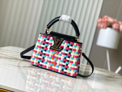秋冬特惠💰1700 渠道级LV 新品 te级LV 全套包装 M22270/M48865五彩编织〰此款色彩绚丽的Capucines迷你号手袋 商品图0