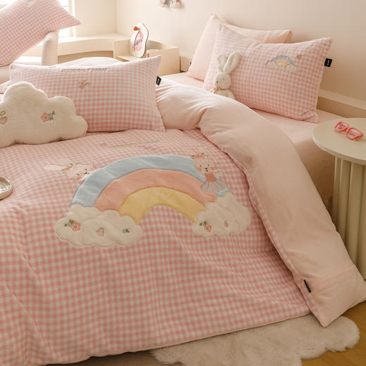 2025秋冬230g德国奶芙绒萌趣贴布刺绣四件套 商品图4