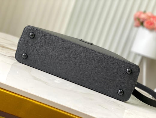 秋冬特惠💰1800 渠道级LV 新品 te级LV 全套包装 M23947/M48865黑武士 CAPUCINES EAST WEST 手袋 本款 Capucines MM手袋 商品图8