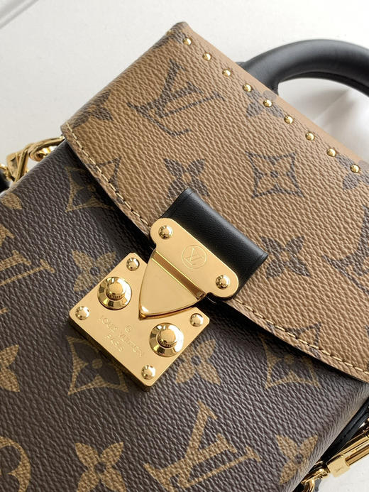 秋冬特惠💰1350 渠道级LV【全钢五金 变码芯片】te级LV 全套包装 M82465老花迷你小背包 本款Camera Box手袋 商品图4