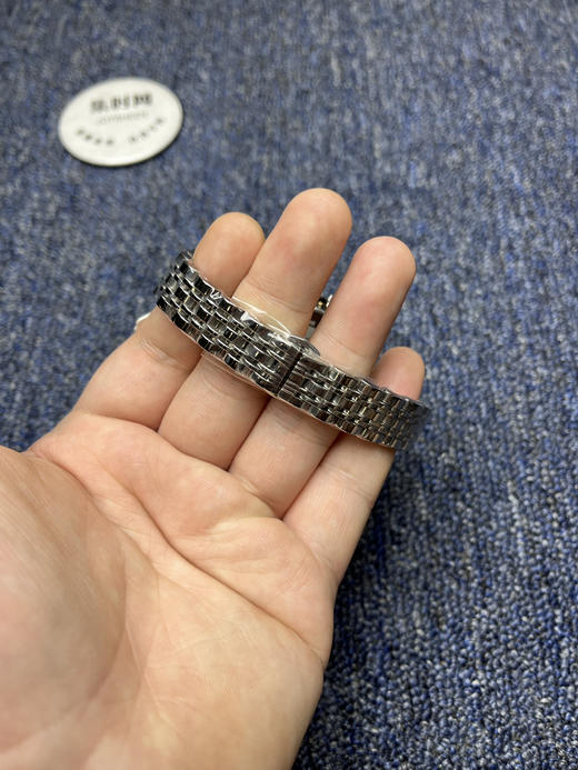 原单Armani阿玛尼满天星AR1925 银色满天星✨ 女士腕表
机芯：原装进口石英机芯 商品图6