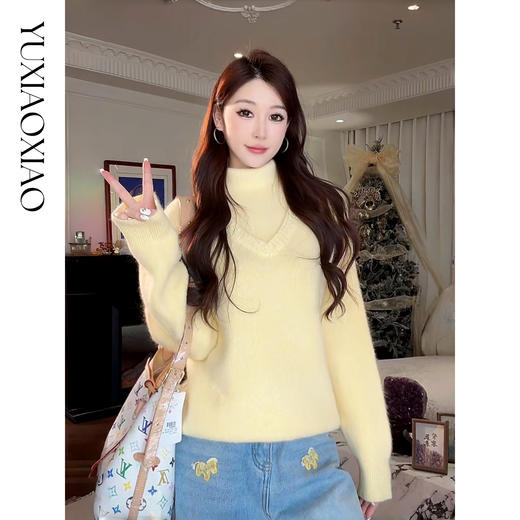 余潇潇【怦然心动】轻奢浣熊毛羊毛混纺软糯舒适半高领假两件毛衣 商品图4